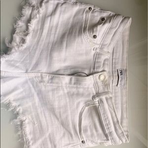 Zara white jean shorts Size US 4